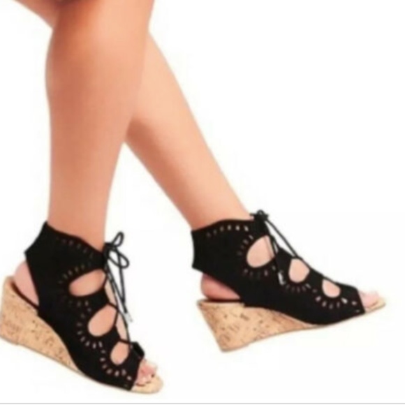 Dolce Vita Black Wedges - Picture 1 of 12